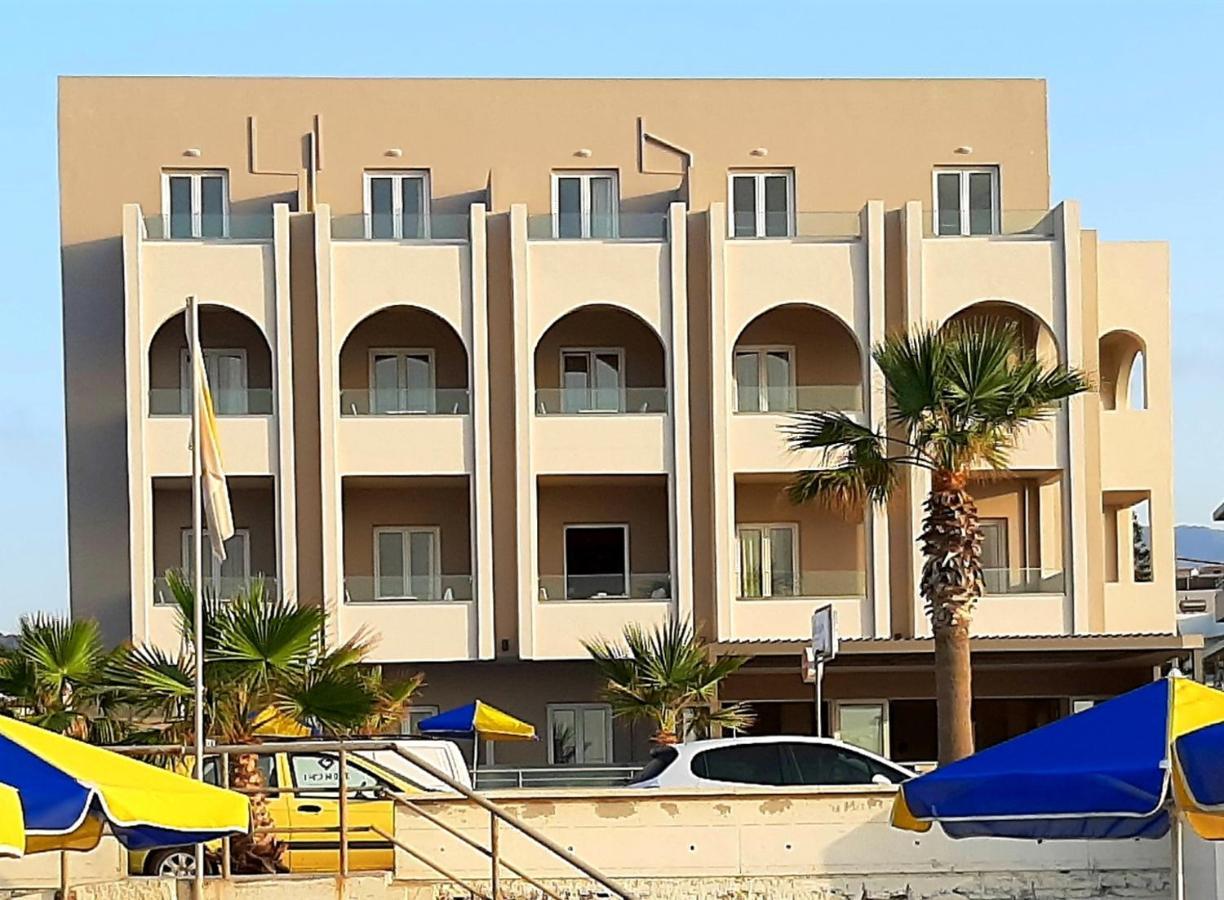 Marilyn Apartments Rethymno Esterno foto